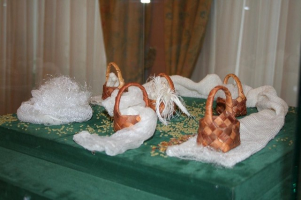 UNIQUE EXHIBITION OF AMBER THREAD OPENED IN KIEV